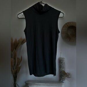 Christian Soriano, Ribbed high neck tank top!